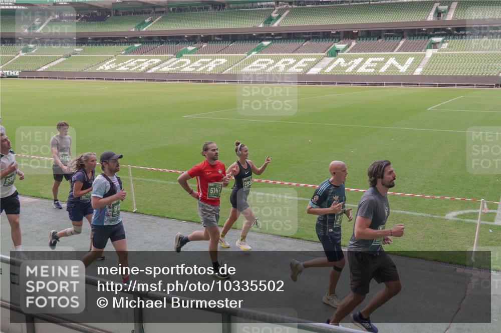 13.09.2026 - 21. swb-Marathon Bremen Michael Burmester http://msf.ph/oto/10335502 13.09.2026 13:10:19 Laufen im Stadion 164, 373, 383, 391, 448, 532, 549, 563, 581, 625, 813, 869, 898, 984, 1072, 1150, 1180, 1738, 1855, 1867, 1880, 1894, 1967, 2202, 2208, 2232, 2243, 2268, 2284, 2330, 2333, 2339, 2342, 2429, 2432, 2441, 2443, 2471, 2525, 2530, 2531, 2553, 2573, 2589, 2594, 2654, 2682, 2692, 2714, 2717, 2784, 2785, 2819, 2836, 2920, 2931, 2932, 2941, 3026, 3032, 3063, 3086, 3089, 3122, 3174, 3207, 3208, 3291, 3316, 3333, 3370, 3398, 3409, 3410, 3437, 3470, 3549, 3707, 3769, 3857, 109 meine-sportfotos.de