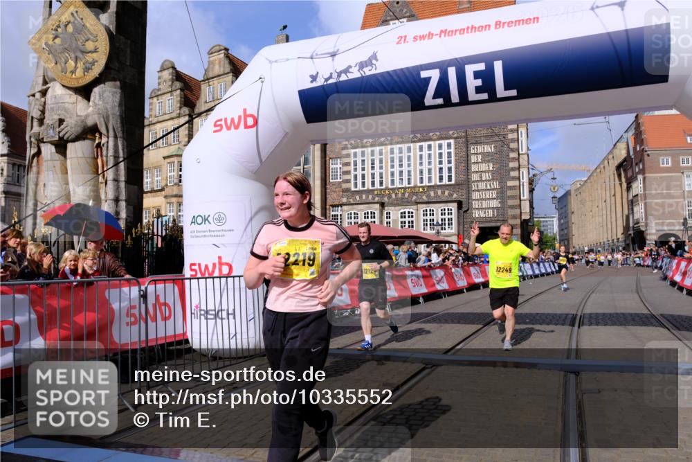 13.09.2026 - 21. swb-Marathon Bremen Tim E. http://msf.ph/oto/10335552 13.09.2026 11:07:04 Ziel 10323, 10378, 10654, 10663, 10795, 10849, 10989, 11066, 11370, 12124, 12146, 12219, 12249 meine-sportfotos.de