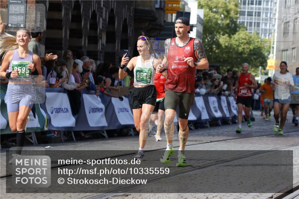 13.09.2026 - 21. swb-Marathon Bremen Strokosch-Dieckow http://msf.ph/oto/10335559 13.09.2026 13:17:51 Ziel 560, 771, 842, 1297, 2008, 2234, 2812, 3148, 3760, 4171, 4498, 4499, 5041, 5550, 6803, 7901, 8100, 8250, 8253, 8446, 8532, 8714, 9075, 9400, 948, 1631, 1797, 2001, 2634, 2671, 3241, 3514, 4131, 4733, 5695, 5935, 5948, 6290, 6448, 8805, 8869, 8943, 8944, 9595, 9596, 9837, 13041 meine-sportfotos.de