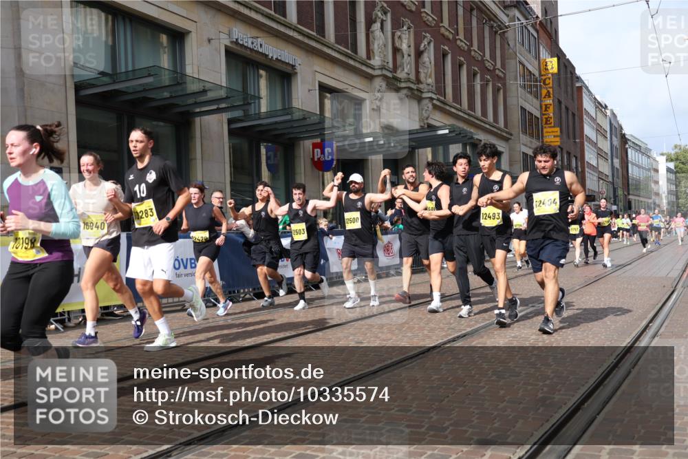 13.09.2026 - 21. swb-Marathon Bremen Strokosch-Dieckow http://msf.ph/oto/10335574 13.09.2026 11:04:40 Ziel 10198, 10283, 10315, 10370, 10465, 10718, 10729, 10741, 10800, 10850, 10855, 10856, 10940, 10975, 11006, 11105, 11133, 11272, 11281, 11395, 11518, 11584, 11722, 11757, 11900, 11939, 12002, 12005, 12064, 12099, 12235, 12335, 12420, 12493, 12495, 12498, 12500, 12502, 12522, 12563, 10160, 10245, 10481, 10526, 10711, 10755, 10877, 11114, 11214, 11215, 11248, 11364, 11366, 11410, 11592, 11705, 11720, 11740, 11761, 11991, 12009, 12929 meine-sportfotos.de