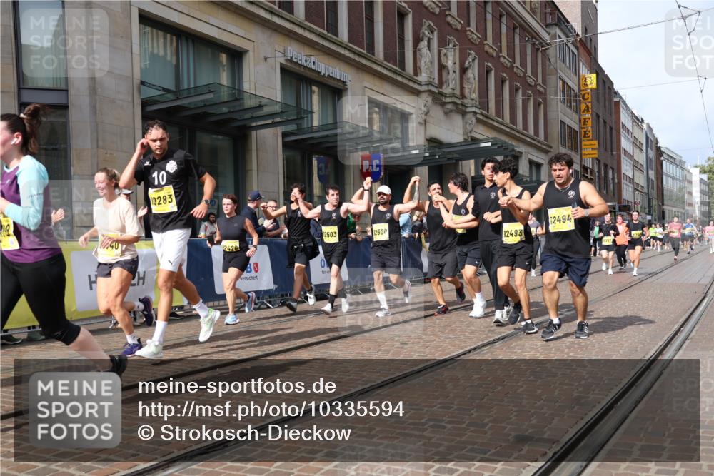 13.09.2026 - 21. swb-Marathon Bremen Strokosch-Dieckow http://msf.ph/oto/10335594 13.09.2026 11:04:40 Ziel 10198, 10283, 10315, 10370, 10465, 10718, 10729, 10741, 10800, 10850, 10855, 10856, 10940, 10975, 11006, 11105, 11133, 11272, 11281, 11395, 11518, 11584, 11722, 11757, 11900, 11939, 12002, 12005, 12064, 12099, 12235, 12335, 12420, 12493, 12495, 12498, 12500, 12502, 12522, 12563, 10160, 10245, 10481, 10526, 10711, 10755, 10877, 11114, 11214, 11215, 11248, 11364, 11366, 11410, 11592, 11705, 11720, 11740, 11761, 11991, 12009, 12929 meine-sportfotos.de