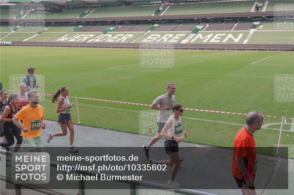 13.09.2026 - 21. swb-Marathon Bremen Michael Burmester http://msf.ph/oto/10335602 13.09.2026 13:10:31 Laufen im Stadion 164, 265, 373, 383, 391, 448, 532, 549, 563, 581, 813, 869, 898, 984, 1072, 1180, 1738, 1855, 1867, 1894, 1967, 2202, 2208, 2232, 2243, 2268, 2284, 2299, 2330, 2333, 2339, 2342, 2432, 2441, 2443, 2471, 2525, 2530, 2531, 2553, 2573, 2589, 2594, 2654, 2669, 2682, 2714, 2717, 2784, 2785, 2819, 2836, 2920, 2931, 2932, 3026, 3032, 3063, 3086, 3089, 3122, 3159, 3174, 3207, 3208, 3291, 3316, 3333, 3352, 3370, 3398, 3409, 3410, 3437, 3470, 3549, 3707, 3769, 3857, 109 meine-sportfotos.de