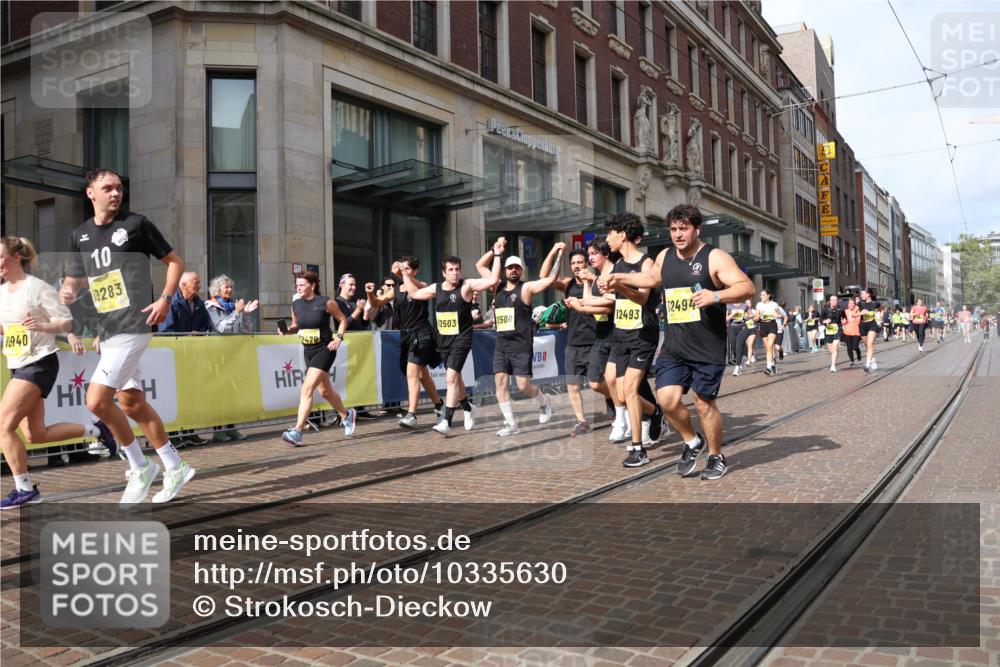 13.09.2026 - 21. swb-Marathon Bremen Strokosch-Dieckow http://msf.ph/oto/10335630 13.09.2026 11:04:40 Ziel 10198, 10283, 10315, 10370, 10465, 10718, 10729, 10741, 10800, 10850, 10855, 10856, 10940, 10975, 11006, 11105, 11133, 11272, 11281, 11395, 11518, 11584, 11722, 11757, 11900, 11939, 12002, 12005, 12064, 12099, 12235, 12335, 12420, 12493, 12495, 12498, 12500, 12502, 12522, 12563, 10160, 10245, 10481, 10526, 10711, 10755, 10877, 11114, 11214, 11215, 11248, 11364, 11366, 11410, 11592, 11705, 11720, 11740, 11761, 11991, 12009, 12929 meine-sportfotos.de