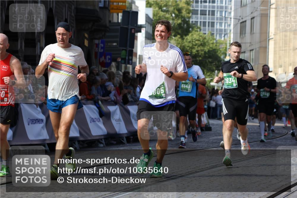 13.09.2026 - 21. swb-Marathon Bremen Strokosch-Dieckow http://msf.ph/oto/10335640 13.09.2026 13:17:56 Ziel 560, 771, 1297, 2008, 2125, 2234, 2812, 3760, 4171, 4498, 4499, 4620, 5041, 5550, 5817, 6803, 7901, 8100, 8250, 8253, 8446, 8532, 8714, 9075, 9400, 9505, 13107, 1631, 1797, 1872, 2260, 2634, 2671, 3241, 3458, 3514, 3634, 4131, 4733, 5292, 5695, 5948, 6152, 6290, 6448, 8094, 8805, 8943, 8944, 9134, 9609 meine-sportfotos.de