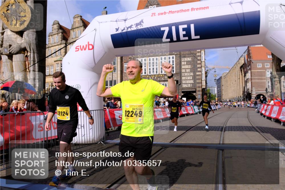13.09.2026 - 21. swb-Marathon Bremen Tim E. http://msf.ph/oto/10335657 13.09.2026 11:07:06 Ziel 10323, 10378, 10663, 10795, 10989, 11066, 11370, 12124, 12146, 12219, 12249 meine-sportfotos.de