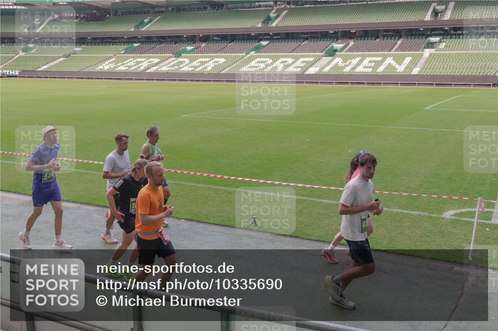 13.09.2026 - 21. swb-Marathon Bremen Michael Burmester http://msf.ph/oto/10335690 13.09.2026 13:10:40 Laufen im Stadion 164, 265, 373, 383, 391, 448, 532, 563, 581, 869, 898, 984, 1180, 1738, 1855, 1867, 1894, 1952, 1967, 2202, 2232, 2268, 2284, 2299, 2330, 2333, 2339, 2342, 2432, 2443, 2471, 2525, 2530, 2531, 2553, 2573, 2589, 2594, 2654, 2669, 2682, 2714, 2717, 2784, 2785, 2819, 2836, 2920, 2931, 2932, 3026, 3032, 3063, 3086, 3089, 3122, 3159, 3174, 3207, 3208, 3291, 3316, 3333, 3352, 3370, 3398, 3409, 3410, 3437, 3470, 3549, 3707, 3769, 3857, 109 meine-sportfotos.de