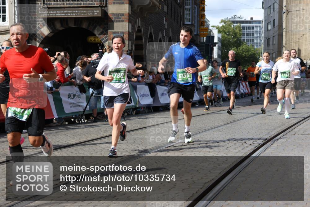 13.09.2026 - 21. swb-Marathon Bremen Strokosch-Dieckow http://msf.ph/oto/10335734 13.09.2026 13:25:53 Ziel 191, 209, 1458, 1650, 1752, 3124, 3186, 3806, 4717, 4927, 5703, 5755, 5814, 6380, 7252, 8545, 8597, 8695, 8769, 8890, 9440, 9468, 9506, 1896, 2062, 2666, 2708, 3248, 3516, 4067, 4476, 4724, 5558, 5701, 6605, 6886, 7638, 8361, 8592, 8635, 9266, 9794 meine-sportfotos.de