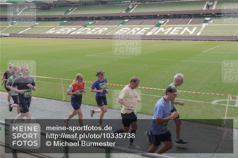 13.09.2026 - 21. swb-Marathon Bremen Michael Burmester http://msf.ph/oto/10335738 13.09.2026 13:10:45 Laufen im Stadion 164, 265, 373, 391, 448, 532, 581, 869, 898, 984, 1180, 1738, 1855, 1867, 1894, 1952, 1967, 2202, 2232, 2268, 2281, 2284, 2299, 2330, 2333, 2339, 2342, 2432, 2443, 2471, 2525, 2530, 2531, 2553, 2573, 2589, 2594, 2654, 2669, 2682, 2714, 2717, 2784, 2785, 2804, 2819, 2836, 2920, 2932, 3026, 3032, 3063, 3086, 3089, 3122, 3159, 3174, 3207, 3208, 3291, 3316, 3333, 3352, 3370, 3398, 3409, 3410, 3470, 3549, 3707, 3769, 109, 551 meine-sportfotos.de