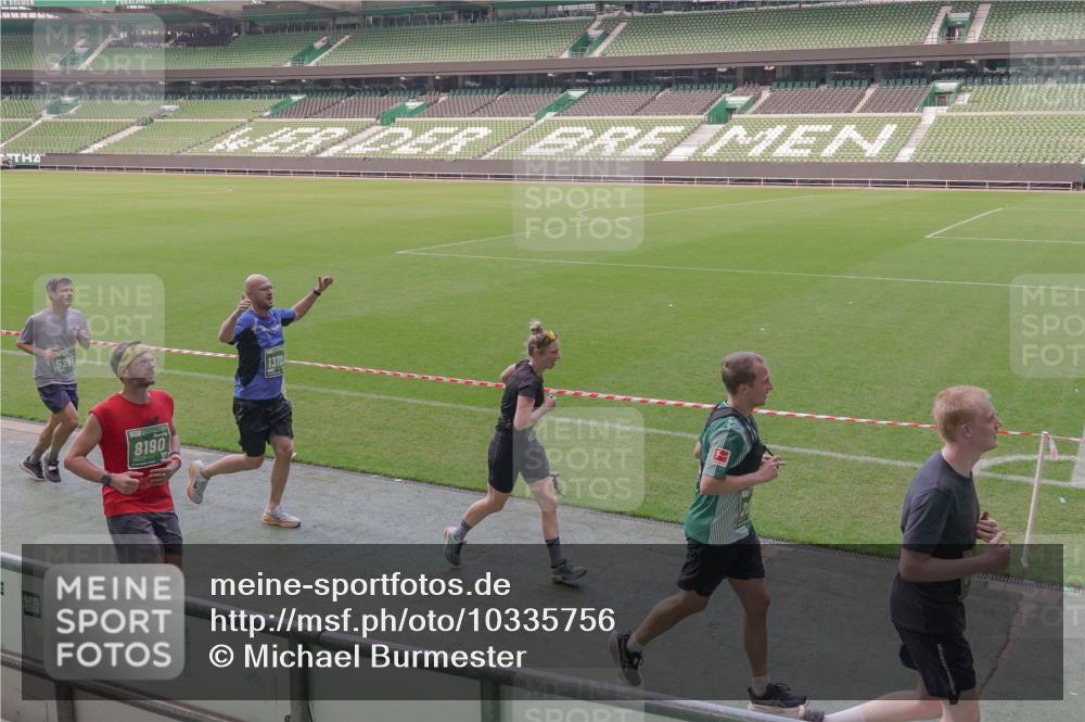 13.09.2026 - 21. swb-Marathon Bremen Michael Burmester http://msf.ph/oto/10335756 13.09.2026 13:10:46 Laufen im Stadion 164, 265, 373, 391, 448, 532, 581, 869, 898, 984, 1180, 1738, 1855, 1867, 1894, 1952, 1967, 2202, 2232, 2268, 2281, 2284, 2299, 2330, 2333, 2339, 2342, 2432, 2443, 2471, 2525, 2530, 2531, 2553, 2573, 2589, 2594, 2654, 2669, 2682, 2714, 2717, 2784, 2785, 2804, 2819, 2836, 2920, 2932, 3026, 3032, 3063, 3086, 3089, 3122, 3159, 3174, 3207, 3208, 3291, 3316, 3333, 3352, 3370, 3398, 3409, 3410, 3470, 3549, 3707, 3769, 109, 551 meine-sportfotos.de