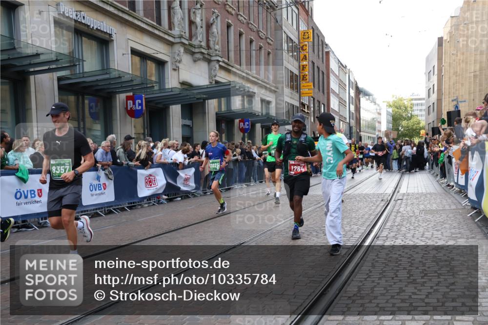 13.09.2026 - 21. swb-Marathon Bremen Strokosch-Dieckow http://msf.ph/oto/10335784 13.09.2026 13:25:03 Ziel 209, 260, 1119, 1166, 1436, 1448, 1650, 1658, 2046, 3168, 3187, 4294, 4459, 5755, 5814, 6113, 6380, 7252, 7306, 7326, 8357, 8695, 8769, 9036, 9299, 9460, 9468, 9493, 9563, 13025, 13088, 972, 1080, 1166, 1264, 1516, 2280, 2322, 2761, 3015, 3105, 4091, 4113, 4198, 4262, 4277, 4507, 4918, 4973, 5664, 6079, 6360, 6544, 6626, 6807, 6943, 7409, 7854, 8245, 8853, 9073, 9152, 9360, 10103 meine-sportfotos.de