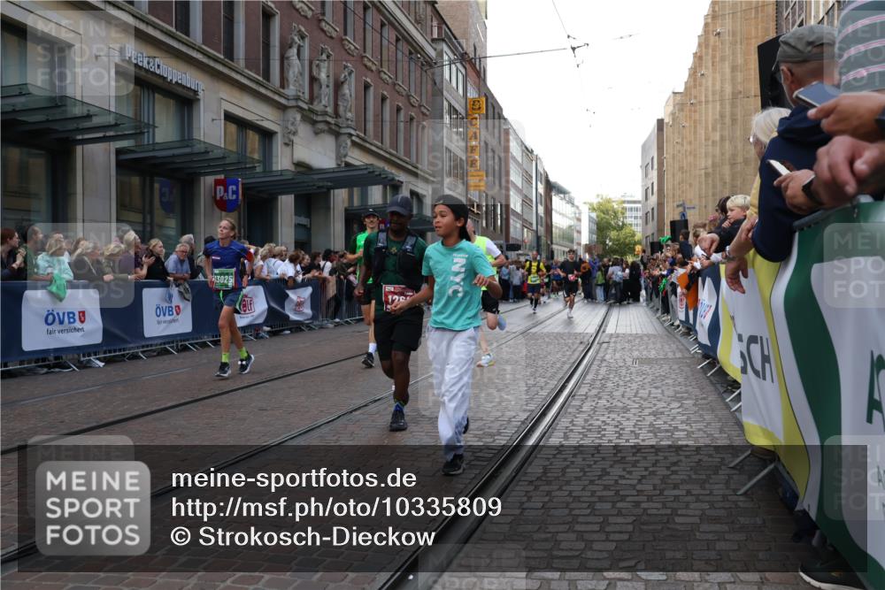 13.09.2026 - 21. swb-Marathon Bremen Strokosch-Dieckow http://msf.ph/oto/10335809 13.09.2026 13:25:04 Ziel 209, 260, 1119, 1436, 1448, 1650, 1658, 2046, 3168, 3187, 4294, 4459, 5755, 5814, 6113, 6380, 7252, 7306, 7326, 8357, 8545, 8695, 8769, 9036, 9299, 9460, 9468, 9493, 9563, 13025, 13088, 972, 1080, 1166, 1264, 1448, 1516, 2322, 2761, 3015, 3105, 4091, 4113, 4198, 4262, 4277, 4507, 4918, 4973, 5664, 6079, 6360, 6544, 6626, 6807, 6943, 7409, 7854, 8245, 8853, 9073, 9152, 9360, 9493, 10103, 13088 meine-sportfotos.de