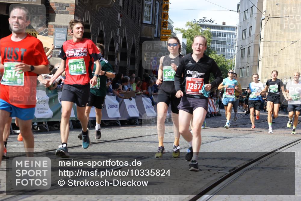 13.09.2026 - 21. swb-Marathon Bremen Strokosch-Dieckow http://msf.ph/oto/10335824 13.09.2026 13:18:05 Ziel 771, 1297, 2125, 2234, 2812, 3051, 3192, 3760, 4171, 4286, 4374, 4498, 4499, 4620, 5041, 5530, 5817, 7901, 8250, 9400, 9505, 9595, 9596, 13041, 13107, 1872, 2260, 2671, 3241, 3458, 3634, 5292, 5460, 5695, 6152, 7491, 7954, 8094, 8943, 8944, 9134, 9609, 10065 meine-sportfotos.de