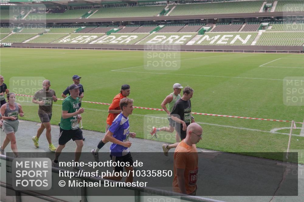 13.09.2026 - 21. swb-Marathon Bremen Michael Burmester http://msf.ph/oto/10335850 13.09.2026 13:10:58 Laufen im Stadion 164, 265, 373, 448, 581, 703, 869, 984, 1113, 1180, 1738, 1855, 1867, 1894, 1936, 1952, 1967, 2202, 2232, 2268, 2281, 2284, 2299, 2330, 2333, 2339, 2342, 2353, 2432, 2443, 2525, 2530, 2531, 2553, 2573, 2589, 2594, 2654, 2659, 2669, 2682, 2714, 2717, 2784, 2785, 2804, 2819, 2822, 2836, 2907, 2920, 2932, 2976, 3026, 3027, 3032, 3063, 3079, 3082, 3086, 3089, 3122, 3159, 3174, 3207, 3208, 3291, 3328, 3333, 3352, 3370, 3398, 3409, 3410, 3470, 3549, 3769, 551 meine-sportfotos.de