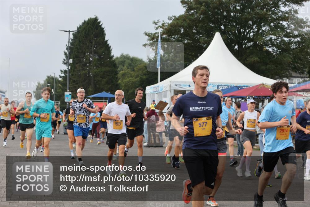 13.09.2026 - Kiel Lauf Andreas Tolksdorf http://msf.ph/oto/10335920 13.09.2026 09:53:26 Kiellinie 4446, 10368, 9373, 39, 577, 11040, 2814, 587 meine-sportfotos.de