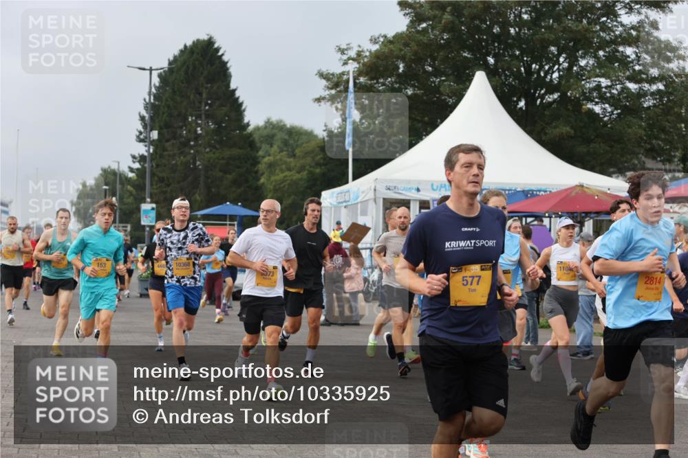 13.09.2026 - Kiel Lauf Andreas Tolksdorf http://msf.ph/oto/10335925 13.09.2026 09:53:26 Kiellinie 153, 444, 10368, 4, 38, 577, 1104, 2814 meine-sportfotos.de