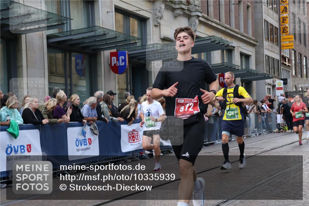13.09.2026 - 21. swb-Marathon Bremen Strokosch-Dieckow http://msf.ph/oto/10335939 13.09.2026 13:25:08 Ziel 209, 260, 1119, 1650, 1658, 2046, 3168, 3186, 3187, 3806, 4294, 4459, 4717, 5703, 5755, 5814, 6113, 6380, 7252, 7306, 7326, 8357, 8545, 8597, 8695, 8769, 8890, 9036, 9299, 9460, 9468, 9506, 9563, 13025, 972, 1080, 1166, 1264, 1436, 1448, 2322, 2761, 3015, 3105, 4091, 4113, 4262, 4507, 4918, 4973, 6079, 6360, 6544, 6807, 6943, 7409, 7854, 8245, 8853, 9073, 9152, 9360, 9493, 10103, 13088 meine-sportfotos.de