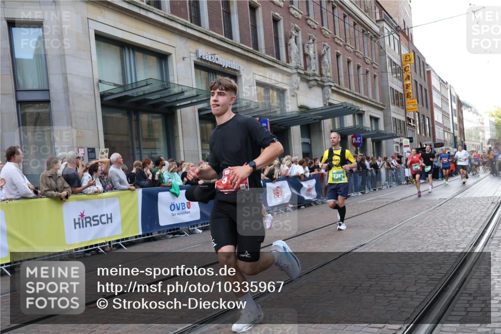 13.09.2026 - 21. swb-Marathon Bremen Strokosch-Dieckow http://msf.ph/oto/10335967 13.09.2026 13:25:09 Ziel 191, 209, 260, 1119, 1650, 1658, 2046, 3124, 3168, 3186, 3187, 3806, 4294, 4459, 4717, 5703, 5755, 5814, 6113, 6380, 7252, 7306, 7326, 8357, 8545, 8597, 8695, 8769, 8890, 9036, 9299, 9460, 9468, 9506, 9563, 13025, 972, 1080, 1166, 1264, 1436, 1448, 2322, 2761, 3015, 3105, 4091, 4113, 4459, 4507, 4918, 4973, 6079, 6360, 6544, 6807, 6943, 7326, 7409, 7854, 8245, 8853, 9073, 9152, 9360, 9493, 13088 meine-sportfotos.de