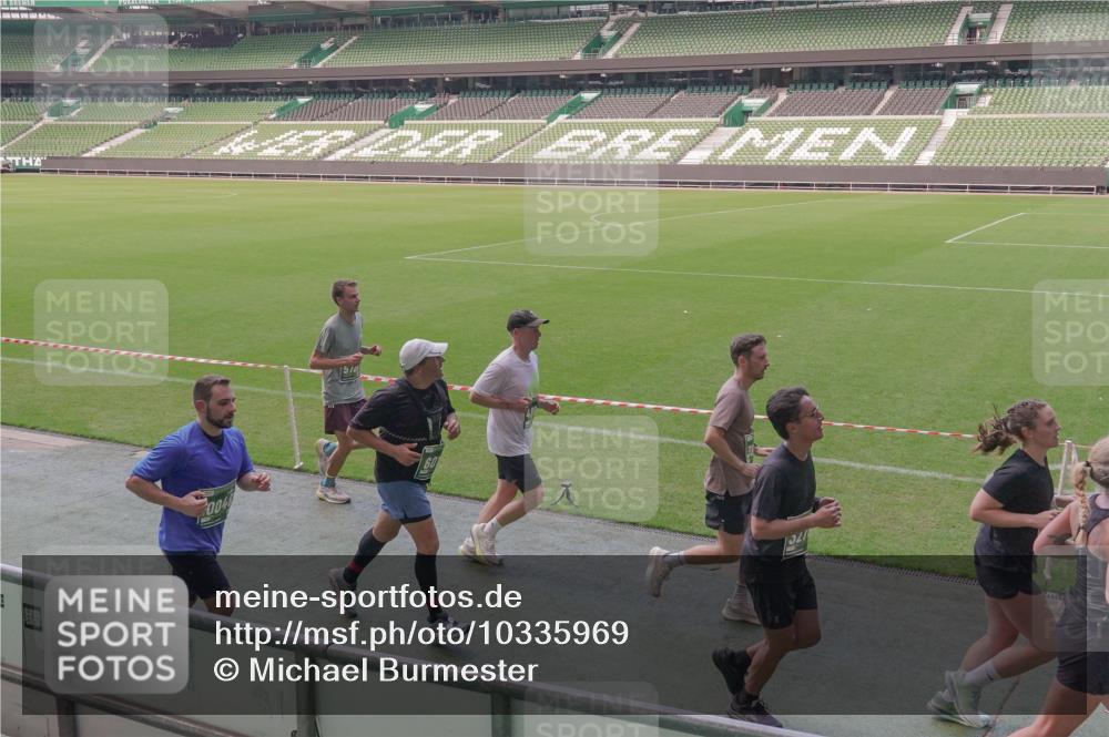 13.09.2026 - 21. swb-Marathon Bremen Michael Burmester http://msf.ph/oto/10335969 13.09.2026 13:11:10 Laufen im Stadion 164, 265, 373, 448, 581, 703, 843, 869, 984, 1113, 1180, 1435, 1738, 1849, 1851, 1855, 1867, 1894, 1936, 1952, 1967, 2202, 2232, 2248, 2268, 2281, 2284, 2299, 2330, 2333, 2339, 2342, 2353, 2375, 2426, 2432, 2443, 2530, 2531, 2553, 2573, 2589, 2654, 2659, 2669, 2673, 2682, 2714, 2717, 2784, 2785, 2804, 2819, 2822, 2836, 2850, 2907, 2920, 2932, 2976, 3026, 3027, 3063, 3079, 3082, 3086, 3089, 3122, 3159, 3174, 3207, 3208, 3291, 3328, 3349, 3352, 3370, 3409, 3410, 3470, 3549, 551 meine-sportfotos.de