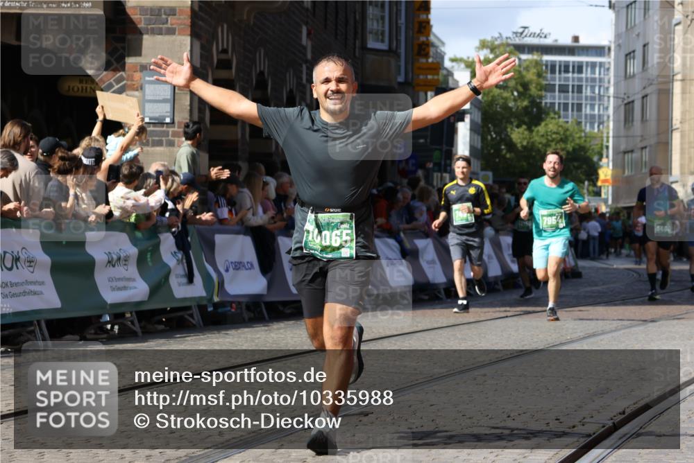 13.09.2026 - 21. swb-Marathon Bremen Strokosch-Dieckow http://msf.ph/oto/10335988 13.09.2026 13:18:13 Ziel 948, 1631, 1797, 2001, 2125, 2634, 3051, 3192, 4286, 4374, 5530, 5817, 5935, 5948, 6290, 6448, 8805, 8869, 9505, 9595, 9596, 9837, 13041, 1146, 1419, 2055, 5307, 5460, 6293, 6294, 6818, 7491, 7954, 13150 meine-sportfotos.de