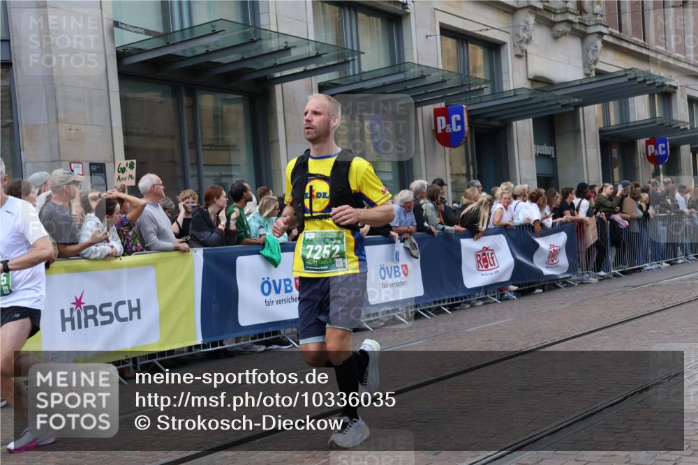 13.09.2026 - 21. swb-Marathon Bremen Strokosch-Dieckow http://msf.ph/oto/10336035 13.09.2026 13:25:10 Ziel 191, 209, 260, 1119, 1650, 1658, 2046, 3124, 3168, 3186, 3187, 3806, 4294, 4717, 5703, 5755, 5814, 6113, 6380, 7252, 7306, 8357, 8545, 8597, 8695, 8769, 8890, 9036, 9299, 9440, 9460, 9468, 9506, 9563, 13025, 972, 1080, 1166, 1264, 1436, 1448, 2322, 2761, 3015, 3105, 4091, 4113, 4459, 4507, 4918, 4973, 6079, 6360, 6544, 6943, 7306, 7326, 7409, 7854, 8245, 8853, 9073, 9152, 9360, 9493, 13088 meine-sportfotos.de
