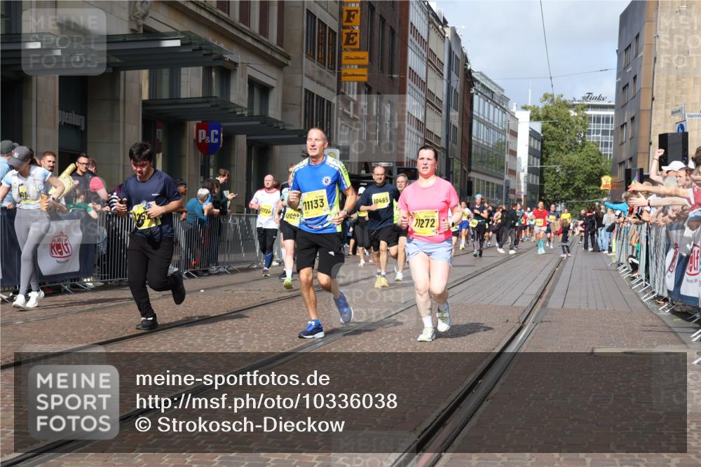 13.09.2026 - 21. swb-Marathon Bremen Strokosch-Dieckow http://msf.ph/oto/10336038 13.09.2026 11:04:50 Ziel 10370, 10411, 10465, 10576, 10697, 10718, 10741, 10800, 10802, 10850, 10975, 10995, 11102, 11105, 11157, 11218, 11281, 11326, 11584, 11616, 11722, 11900, 11939, 12002, 12011, 12064, 12079, 12080, 12099, 12235, 12335, 12522, 10160, 10198, 10283, 10315, 10481, 10711, 10729, 10855, 10856, 10877, 10940, 11006, 11114, 11133, 11272, 11364, 11366, 11395, 11518, 11592, 11705, 11757, 11761, 11991, 12005 meine-sportfotos.de