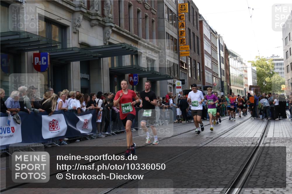 13.09.2026 - 21. swb-Marathon Bremen Strokosch-Dieckow http://msf.ph/oto/10336050 13.09.2026 13:25:11 Ziel 191, 209, 260, 1119, 1650, 1658, 1752, 2046, 3124, 3168, 3186, 3187, 3806, 4294, 4717, 4927, 5703, 5755, 5814, 6113, 6380, 7252, 8357, 8545, 8597, 8695, 8769, 8890, 9036, 9299, 9440, 9460, 9468, 9506, 9563, 13025, 972, 1080, 1166, 1264, 1436, 1448, 2322, 2761, 3015, 3105, 4091, 4113, 4459, 4507, 4918, 4973, 6079, 6360, 6544, 6943, 7306, 7326, 7409, 7854, 8245, 8853, 9036, 9073, 9152, 9360, 9493, 13088 meine-sportfotos.de
