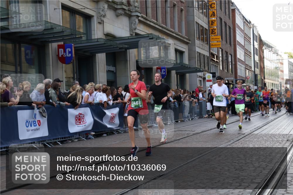 13.09.2026 - 21. swb-Marathon Bremen Strokosch-Dieckow http://msf.ph/oto/10336069 13.09.2026 13:25:11 Ziel 191, 209, 260, 1119, 1650, 1658, 1752, 2046, 3124, 3168, 3186, 3187, 3806, 4294, 4717, 4927, 5703, 5755, 5814, 6113, 6380, 7252, 8357, 8545, 8597, 8695, 8769, 8890, 9036, 9299, 9440, 9460, 9468, 9506, 9563, 13025, 972, 1080, 1166, 1264, 1436, 1448, 2322, 2761, 3015, 3105, 4091, 4113, 4459, 4507, 4918, 4973, 6079, 6360, 6544, 6943, 7306, 7326, 7409, 7854, 8245, 8853, 9036, 9073, 9152, 9360, 9493, 13088 meine-sportfotos.de