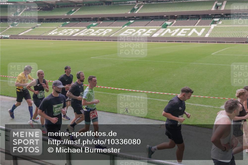 13.09.2026 - 21. swb-Marathon Bremen Michael Burmester http://msf.ph/oto/10336080 13.09.2026 13:11:22 Laufen im Stadion 265, 373, 581, 703, 843, 984, 1113, 1226, 1435, 1738, 1849, 1851, 1855, 1867, 1894, 1936, 1952, 1967, 2202, 2248, 2268, 2281, 2284, 2299, 2330, 2333, 2339, 2342, 2353, 2375, 2377, 2398, 2426, 2432, 2443, 2530, 2531, 2553, 2589, 2654, 2659, 2669, 2673, 2682, 2714, 2784, 2785, 2804, 2819, 2822, 2836, 2850, 2907, 2920, 2932, 2976, 3026, 3027, 3063, 3079, 3082, 3089, 3122, 3159, 3174, 3207, 3208, 3308, 3328, 3349, 3352, 3370, 3409, 3410, 3470, 3549, 551 meine-sportfotos.de