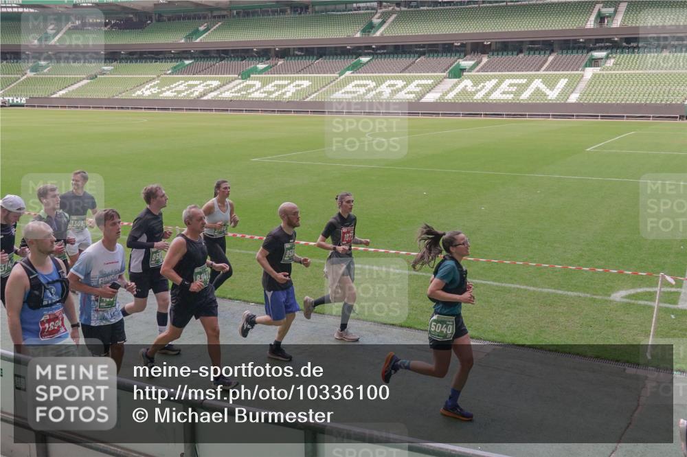 13.09.2026 - 21. swb-Marathon Bremen Michael Burmester http://msf.ph/oto/10336100 13.09.2026 13:11:25 Laufen im Stadion 265, 373, 581, 703, 843, 984, 1113, 1226, 1435, 1738, 1849, 1851, 1855, 1867, 1894, 1936, 1952, 1967, 2202, 2248, 2268, 2281, 2284, 2299, 2330, 2333, 2336, 2339, 2342, 2353, 2375, 2377, 2398, 2426, 2432, 2443, 2530, 2531, 2553, 2589, 2654, 2659, 2669, 2673, 2682, 2714, 2784, 2785, 2804, 2819, 2822, 2836, 2850, 2907, 2932, 2976, 3026, 3027, 3079, 3082, 3089, 3122, 3143, 3159, 3174, 3207, 3208, 3308, 3328, 3349, 3352, 3370, 3409, 3410, 3470, 3549, 551 meine-sportfotos.de
