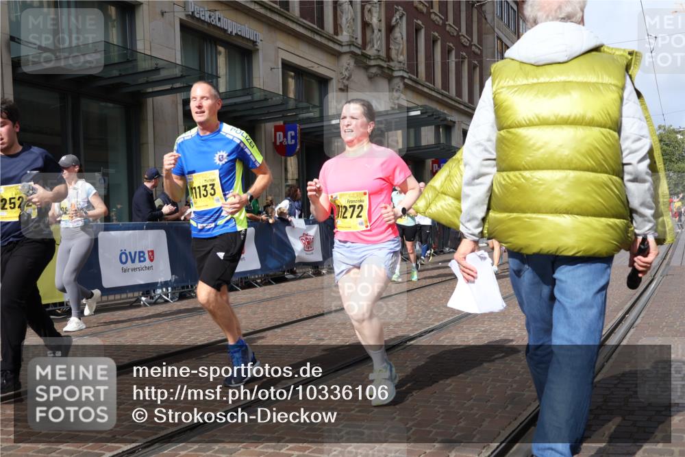 13.09.2026 - 21. swb-Marathon Bremen Strokosch-Dieckow http://msf.ph/oto/10336106 13.09.2026 11:04:52 Ziel 10370, 10411, 10465, 10576, 10697, 10718, 10741, 10800, 10802, 10850, 10975, 10995, 11102, 11105, 11157, 11218, 11281, 11326, 11584, 11616, 11722, 11900, 11939, 12002, 12011, 12064, 12079, 12080, 12099, 12235, 12335, 12522, 10160, 10198, 10283, 10315, 10481, 10711, 10729, 10741, 10855, 10856, 10877, 10940, 11006, 11114, 11133, 11272, 11364, 11366, 11395, 11518, 11592, 11705, 11757, 11761, 11939, 11991, 12005 meine-sportfotos.de