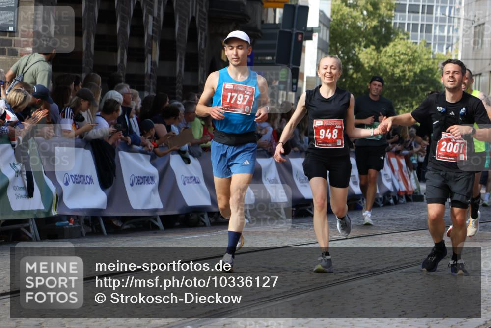 13.09.2026 - 21. swb-Marathon Bremen Strokosch-Dieckow http://msf.ph/oto/10336127 13.09.2026 13:18:20 Ziel 948, 1631, 1797, 1872, 2001, 2260, 2634, 2671, 3192, 3241, 3514, 3634, 4131, 4286, 4733, 5292, 5530, 5695, 5935, 5948, 6152, 6290, 6448, 8094, 8805, 8869, 8943, 8944, 9595, 9596, 9837, 13041, 465, 1146, 1419, 2055, 5307, 6293, 6294, 6818, 7245, 7731, 8404, 8540, 8872, 9019, 9275, 13150 meine-sportfotos.de