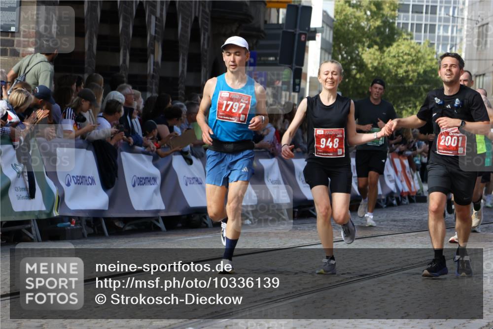 13.09.2026 - 21. swb-Marathon Bremen Strokosch-Dieckow http://msf.ph/oto/10336139 13.09.2026 13:18:20 Ziel 948, 1631, 1797, 1872, 2001, 2260, 2634, 2671, 3192, 3241, 3514, 3634, 4131, 4286, 4733, 5292, 5530, 5695, 5935, 5948, 6152, 6290, 6448, 8094, 8805, 8869, 8943, 8944, 9595, 9596, 9837, 13041, 465, 1146, 1419, 2055, 5307, 6293, 6294, 6818, 7245, 7731, 8404, 8540, 8872, 9019, 9275, 13150 meine-sportfotos.de