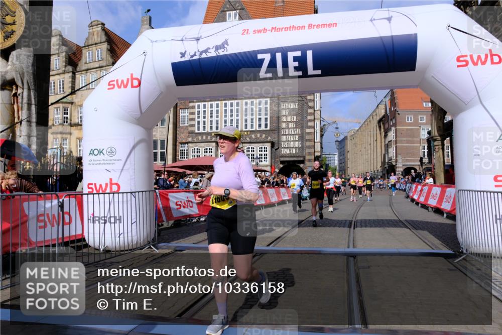 13.09.2026 - 21. swb-Marathon Bremen Tim E. http://msf.ph/oto/10336158 13.09.2026 11:07:31 Ziel 10156, 10205, 10360, 10488, 10748, 11100, 11123, 11246, 11393, 11439, 11600, 11684, 11696, 11759, 11822, 11823, 11917, 12020, 12173, 12255, 12266, 12536 meine-sportfotos.de