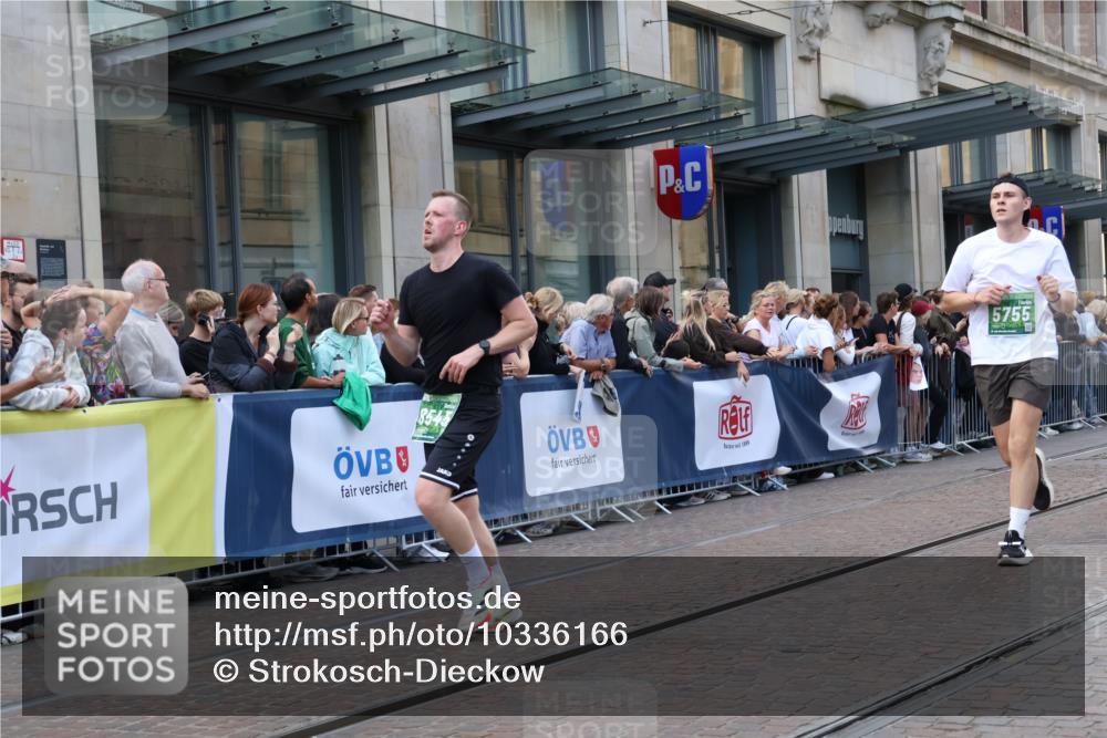 13.09.2026 - 21. swb-Marathon Bremen Strokosch-Dieckow http://msf.ph/oto/10336166 13.09.2026 13:25:14 Ziel 191, 209, 260, 1458, 1650, 1658, 1752, 2046, 3124, 3168, 3186, 3806, 4294, 4439, 4717, 4927, 5703, 5755, 5814, 6380, 7252, 8357, 8545, 8597, 8695, 8769, 8890, 9299, 9440, 9460, 9468, 9506, 9563, 13025, 972, 1080, 1119, 1166, 1264, 1436, 1448, 2322, 2761, 3105, 3187, 4091, 4113, 4459, 4507, 4918, 4973, 6079, 6113, 6360, 6544, 6943, 7306, 7326, 7409, 7854, 8245, 9036, 9073, 9152, 9360, 9493, 9563, 13088 meine-sportfotos.de