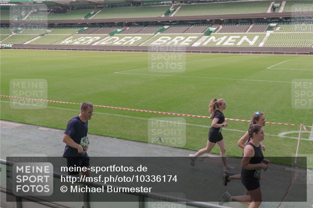 13.09.2026 - 21. swb-Marathon Bremen Michael Burmester http://msf.ph/oto/10336174 13.09.2026 13:11:32 Laufen im Stadion 265, 373, 581, 703, 843, 984, 1113, 1226, 1435, 1738, 1849, 1851, 1855, 1867, 1894, 1936, 1952, 1967, 2202, 2248, 2268, 2281, 2284, 2299, 2330, 2333, 2336, 2339, 2342, 2353, 2375, 2377, 2398, 2426, 2432, 2443, 2531, 2553, 2589, 2654, 2659, 2669, 2673, 2682, 2784, 2804, 2819, 2822, 2836, 2850, 2907, 2932, 2976, 3026, 3027, 3079, 3082, 3089, 3122, 3143, 3159, 3174, 3207, 3208, 3308, 3328, 3349, 3352, 3370, 3409, 3410, 3470, 3549, 551 meine-sportfotos.de