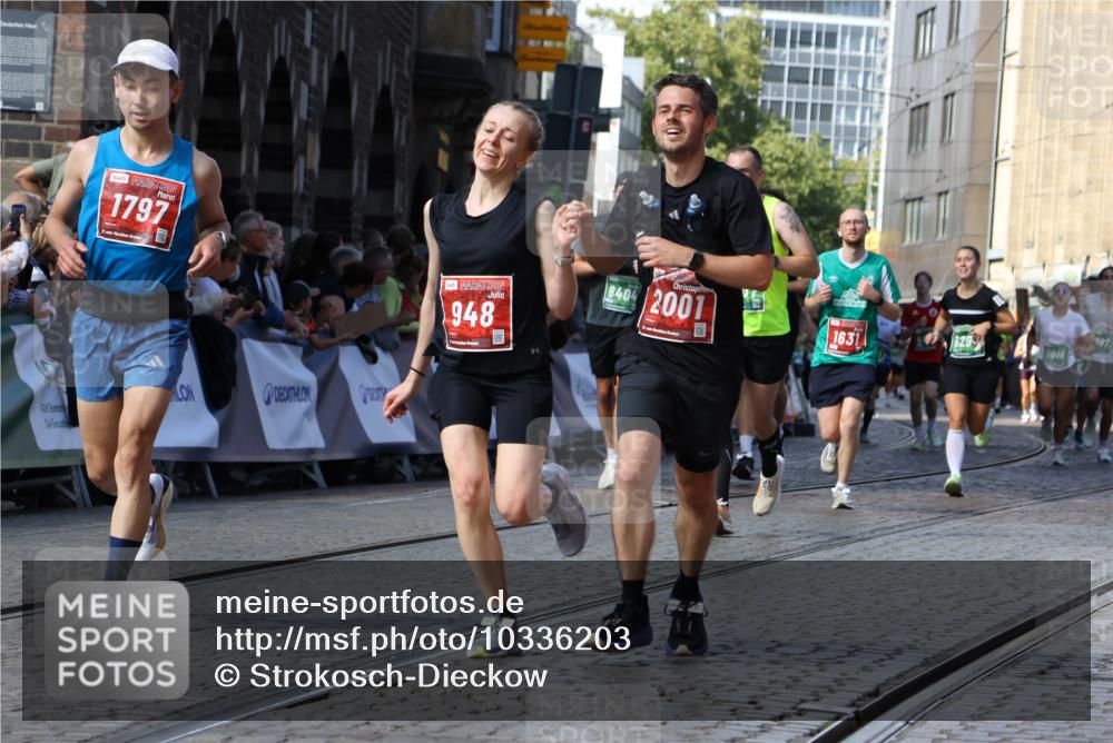 13.09.2026 - 21. swb-Marathon Bremen Strokosch-Dieckow http://msf.ph/oto/10336203 13.09.2026 13:18:22 Ziel 948, 1631, 1797, 1872, 2001, 2260, 2634, 2671, 3241, 3458, 3514, 3634, 4131, 4733, 5292, 5695, 5935, 5948, 6152, 6290, 6448, 8094, 8805, 8869, 8943, 8944, 9134, 9595, 9596, 9609, 9837, 13041, 465, 2055, 2324, 4413, 4642, 5307, 6293, 6294, 6818, 7245, 7731, 8404, 8540, 8872, 9019, 9275 meine-sportfotos.de