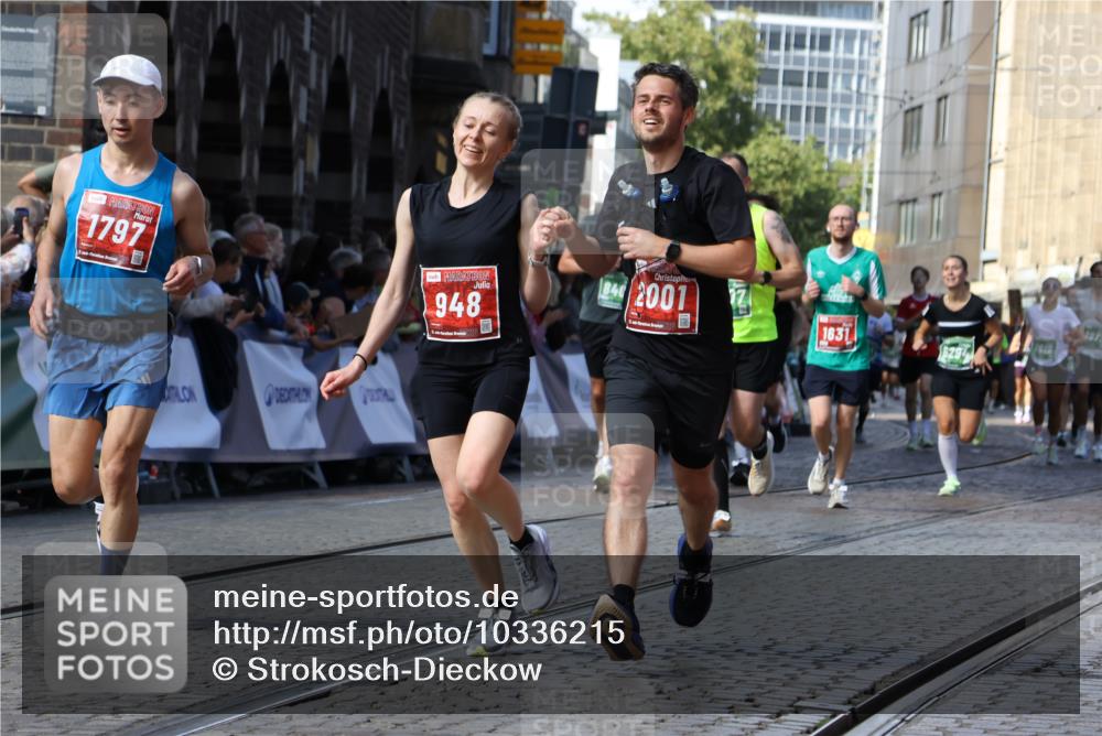 13.09.2026 - 21. swb-Marathon Bremen Strokosch-Dieckow http://msf.ph/oto/10336215 13.09.2026 13:18:22 Ziel 948, 1631, 1797, 1872, 2001, 2260, 2634, 2671, 3241, 3458, 3514, 3634, 4131, 4733, 5292, 5695, 5935, 5948, 6152, 6290, 6448, 8094, 8805, 8869, 8943, 8944, 9134, 9595, 9596, 9609, 9837, 13041, 465, 2055, 2324, 4413, 4642, 5307, 6293, 6294, 6818, 7245, 7731, 8404, 8540, 8872, 9019, 9275 meine-sportfotos.de