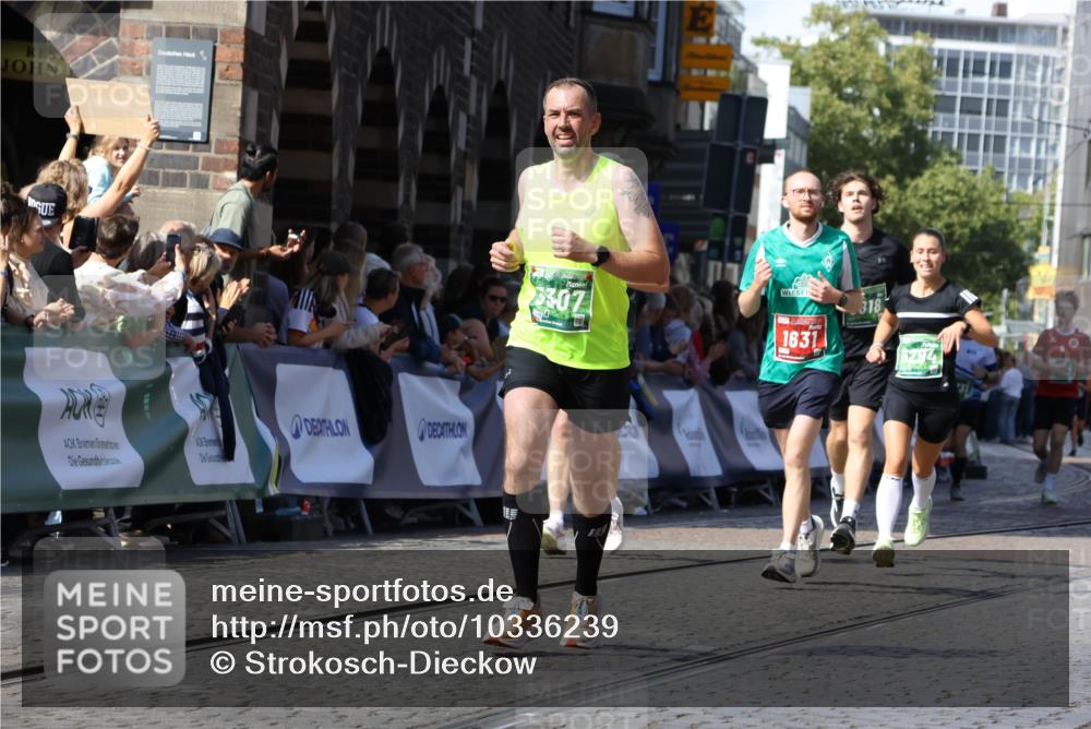 13.09.2026 - 21. swb-Marathon Bremen Strokosch-Dieckow http://msf.ph/oto/10336239 13.09.2026 13:18:24 Ziel 948, 1631, 1797, 1872, 2001, 2260, 2634, 2671, 3241, 3458, 3514, 3634, 4131, 4733, 5292, 5695, 5935, 5948, 6152, 6290, 6448, 8094, 8805, 8869, 8943, 8944, 9134, 9595, 9596, 9609, 9837, 10065, 13041, 465, 2055, 2324, 2948, 3631, 4413, 4642, 5307, 6293, 6294, 6818, 7245, 7731, 8404, 8540, 8872, 9019, 9275, 9833 meine-sportfotos.de