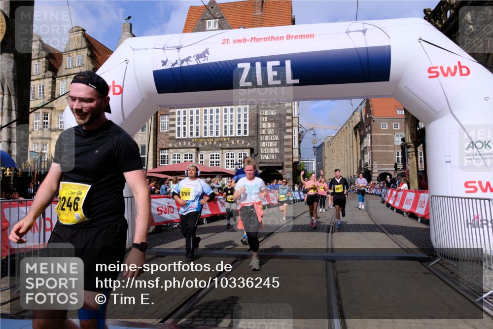 13.09.2026 - 21. swb-Marathon Bremen Tim E. http://msf.ph/oto/10336245 13.09.2026 11:07:35 Ziel 10205, 10360, 10488, 10695, 10748, 11100, 11123, 11246, 11393, 11417, 11439, 11600, 11684, 11696, 11759, 11767, 11822, 11823, 11865, 11917, 12020, 12173, 12210, 12255, 12266, 12536 meine-sportfotos.de