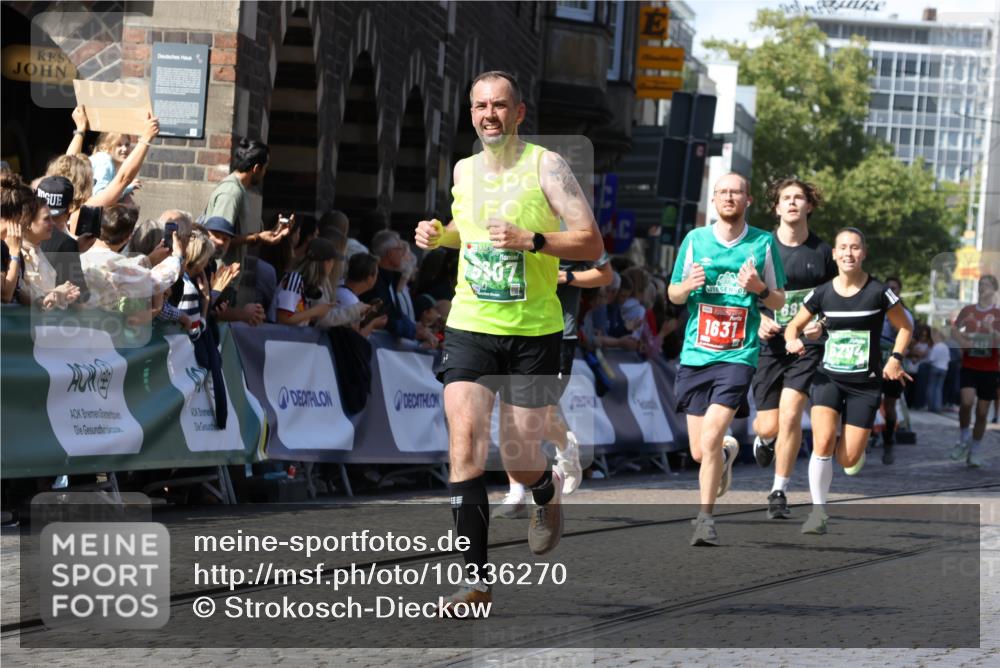 13.09.2026 - 21. swb-Marathon Bremen Strokosch-Dieckow http://msf.ph/oto/10336270 13.09.2026 13:18:24 Ziel 948, 1631, 1797, 1872, 2001, 2260, 2634, 2671, 3241, 3458, 3514, 3634, 4131, 4733, 5292, 5695, 5935, 5948, 6152, 6290, 6448, 8094, 8805, 8869, 8943, 8944, 9134, 9595, 9596, 9609, 9837, 10065, 13041, 465, 2055, 2324, 2948, 3631, 4413, 4642, 5307, 6293, 6294, 6818, 7245, 7731, 8404, 8540, 8872, 9019, 9275, 9833 meine-sportfotos.de