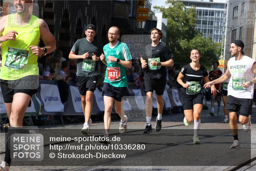 13.09.2026 - 21. swb-Marathon Bremen Strokosch-Dieckow http://msf.ph/oto/10336280 13.09.2026 13:18:25 Ziel 948, 1631, 1797, 1872, 2001, 2260, 2634, 2671, 3241, 3458, 3514, 3634, 4131, 4733, 5292, 5695, 5935, 5948, 6152, 6290, 6448, 8094, 8805, 8869, 8943, 8944, 9134, 9609, 9837, 10065, 465, 2055, 2324, 2948, 3631, 4413, 4642, 5867, 6293, 6294, 6818, 7245, 7731, 8404, 8540, 8743, 8872, 9019, 9275, 9327, 9833 meine-sportfotos.de