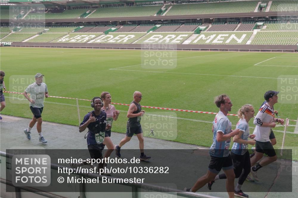 13.09.2026 - 21. swb-Marathon Bremen Michael Burmester http://msf.ph/oto/10336282 13.09.2026 13:11:47 Laufen im Stadion 118, 265, 373, 514, 581, 703, 843, 984, 1113, 1226, 1334, 1435, 1738, 1849, 1851, 1894, 1936, 1952, 1967, 2202, 2248, 2281, 2284, 2299, 2330, 2333, 2336, 2339, 2342, 2353, 2375, 2377, 2398, 2426, 2432, 2443, 2505, 2531, 2589, 2654, 2659, 2669, 2673, 2682, 2784, 2804, 2815, 2819, 2822, 2836, 2850, 2907, 2932, 2963, 2966, 2976, 3026, 3027, 3079, 3082, 3089, 3122, 3143, 3155, 3159, 3174, 3207, 3208, 3308, 3328, 3349, 3352, 3370, 3409, 3410, 3470, 3549, 551 meine-sportfotos.de