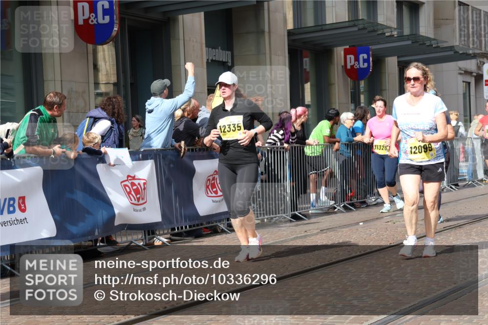 13.09.2026 - 21. swb-Marathon Bremen Strokosch-Dieckow http://msf.ph/oto/10336296 13.09.2026 11:04:56 Ziel 10370, 10411, 10465, 10576, 10697, 10717, 10718, 10800, 10802, 10850, 10975, 10995, 11102, 11105, 11157, 11218, 11281, 11326, 11334, 11584, 11616, 11722, 11900, 12002, 12011, 12064, 12079, 12080, 12099, 12251, 12335, 10198, 10283, 10315, 10465, 10481, 10729, 10741, 10850, 10855, 10856, 10877, 10940, 10975, 11006, 11114, 11133, 11272, 11364, 11366, 11395, 11518, 11592, 11705, 11757, 11939, 12005 meine-sportfotos.de