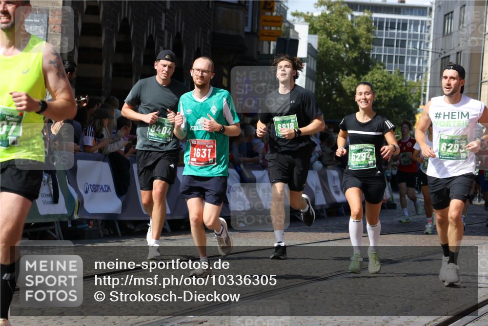 13.09.2026 - 21. swb-Marathon Bremen Strokosch-Dieckow http://msf.ph/oto/10336305 13.09.2026 13:18:25 Ziel 948, 1631, 1797, 1872, 2001, 2260, 2634, 2671, 3241, 3458, 3514, 3634, 4131, 4733, 5292, 5695, 5935, 5948, 6152, 6290, 6448, 8094, 8805, 8869, 8943, 8944, 9134, 9609, 9837, 10065, 465, 2055, 2324, 2948, 3631, 4413, 4642, 5867, 6293, 6294, 6818, 7245, 7731, 8404, 8540, 8743, 8872, 9019, 9275, 9327, 9833 meine-sportfotos.de