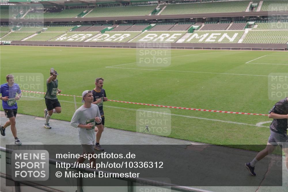 13.09.2026 - 21. swb-Marathon Bremen Michael Burmester http://msf.ph/oto/10336312 13.09.2026 13:11:50 Laufen im Stadion 118, 265, 373, 514, 581, 703, 843, 984, 1113, 1226, 1286, 1334, 1435, 1738, 1849, 1851, 1894, 1936, 1952, 1967, 2248, 2281, 2284, 2299, 2330, 2333, 2336, 2342, 2353, 2375, 2377, 2398, 2426, 2432, 2443, 2505, 2531, 2589, 2654, 2659, 2669, 2673, 2682, 2784, 2804, 2815, 2819, 2822, 2836, 2850, 2895, 2907, 2932, 2963, 2966, 2976, 3026, 3027, 3079, 3082, 3143, 3155, 3159, 3174, 3207, 3208, 3308, 3328, 3349, 3352, 3370, 3409, 3410, 3470, 3549, 551 meine-sportfotos.de