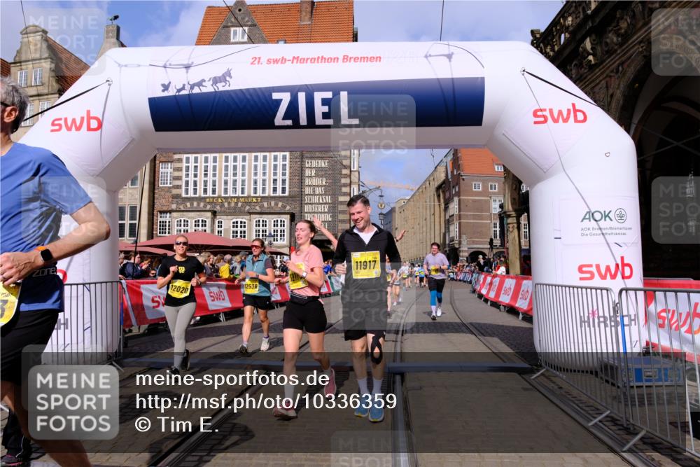 13.09.2026 - 21. swb-Marathon Bremen Tim E. http://msf.ph/oto/10336359 13.09.2026 11:07:37 Ziel 10205, 10488, 10695, 10748, 11100, 11123, 11246, 11393, 11417, 11600, 11696, 11759, 11767, 11822, 11823, 11865, 11917, 12020, 12173, 12210, 12255, 12266, 12536 meine-sportfotos.de