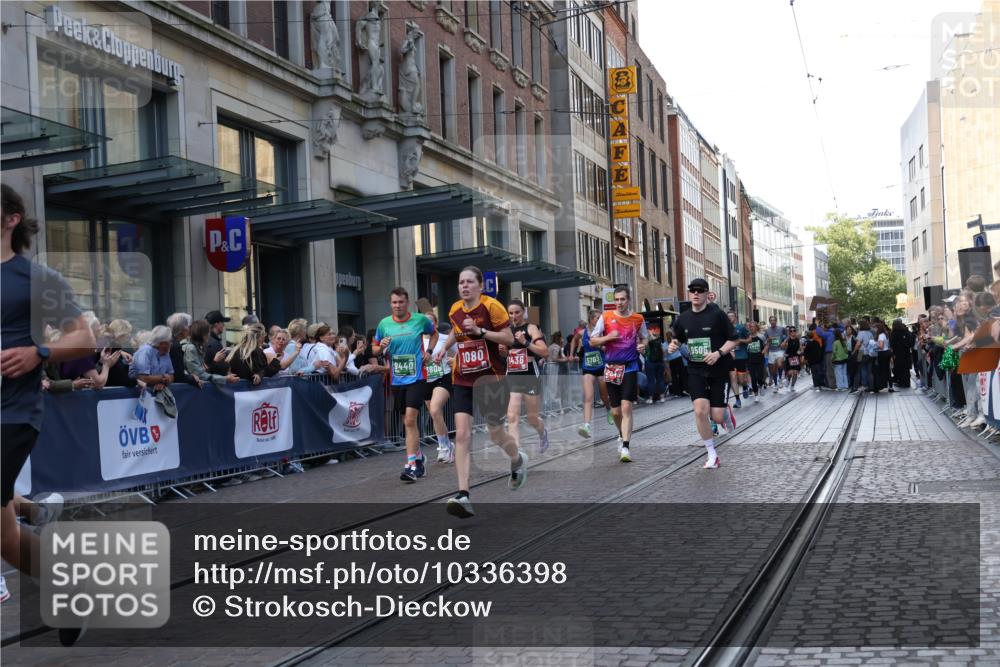 13.09.2026 - 21. swb-Marathon Bremen Strokosch-Dieckow http://msf.ph/oto/10336398 13.09.2026 13:25:19 Ziel 150, 191, 209, 1458, 1650, 1752, 2421, 2781, 3124, 3186, 3722, 3806, 4161, 4411, 4439, 4717, 4842, 4927, 5139, 5703, 5755, 5814, 6380, 7252, 8545, 8597, 8695, 8890, 9440, 9468, 9506, 260, 1080, 1119, 1166, 1264, 1436, 1448, 1658, 2046, 2322, 3105, 3168, 3187, 4091, 4113, 4294, 4459, 4507, 4918, 6113, 6380, 6943, 7306, 7326, 8245, 8357, 8769, 9036, 9073, 9152, 9299, 9360, 9460, 9493, 9563, 13025, 13088 meine-sportfotos.de