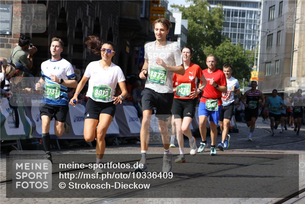 13.09.2026 - 21. swb-Marathon Bremen Strokosch-Dieckow http://msf.ph/oto/10336409 13.09.2026 13:18:29 Ziel 1631, 1872, 2260, 2634, 2671, 3241, 3458, 3514, 3634, 4131, 4733, 5292, 5695, 5948, 6152, 6290, 6448, 7954, 8094, 8805, 8943, 8944, 9134, 9609, 10065, 465, 2324, 2948, 3631, 4120, 4413, 4642, 5867, 6787, 7245, 7731, 8404, 8540, 8743, 8872, 9019, 9275, 9327, 9833 meine-sportfotos.de