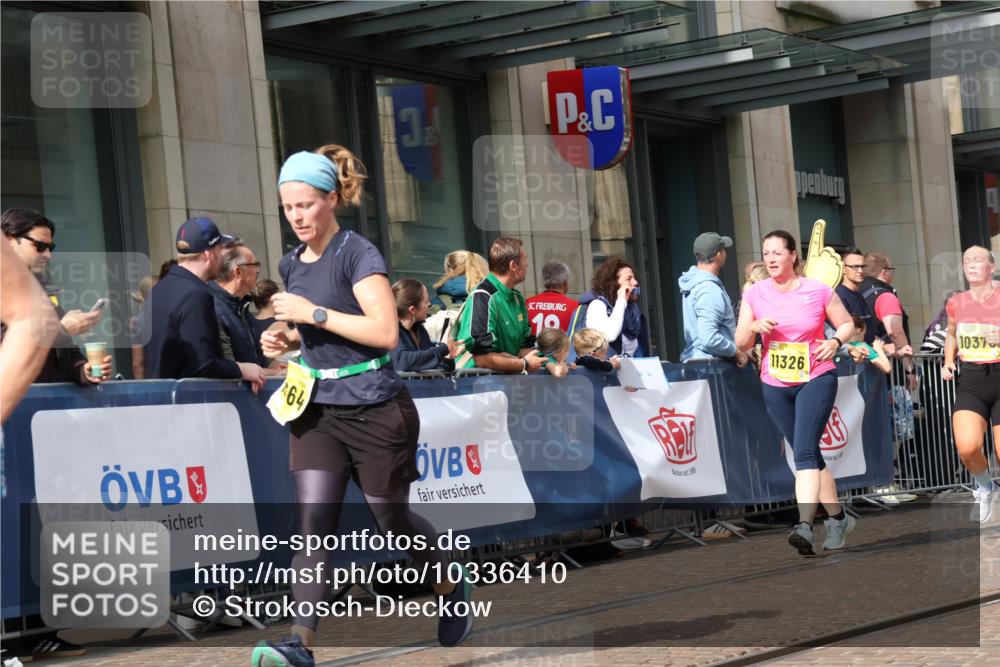 13.09.2026 - 21. swb-Marathon Bremen Strokosch-Dieckow http://msf.ph/oto/10336410 13.09.2026 11:04:59 Ziel 10186, 10370, 10411, 10432, 10576, 10697, 10717, 10718, 10800, 10802, 10995, 11102, 11105, 11146, 11157, 11218, 11281, 11326, 11334, 11394, 11571, 11572, 11584, 11616, 11722, 11900, 12011, 12055, 12064, 12079, 12080, 12099, 12251, 12335, 10198, 10283, 10315, 10465, 10481, 10729, 10741, 10850, 10855, 10856, 10940, 10975, 11006, 11133, 11272, 11364, 11366, 11395, 11518, 11592, 11705, 11757, 11939, 12002, 12005, 12064 meine-sportfotos.de