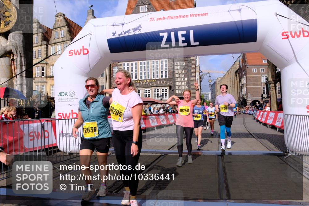 13.09.2026 - 21. swb-Marathon Bremen Tim E. http://msf.ph/oto/10336441 13.09.2026 11:07:40 Ziel 10138, 10205, 10488, 10695, 10748, 11123, 11246, 11417, 11600, 11696, 11759, 11767, 11822, 11823, 11865, 11917, 12020, 12173, 12210, 12255, 12266, 12536 meine-sportfotos.de